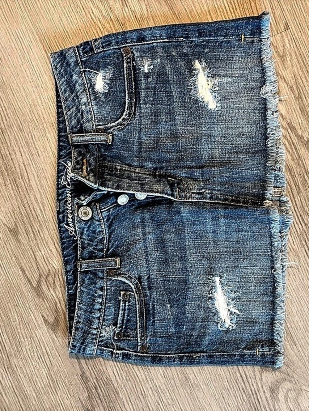American Eagle Distressed Denim Jean Shorts in Blue